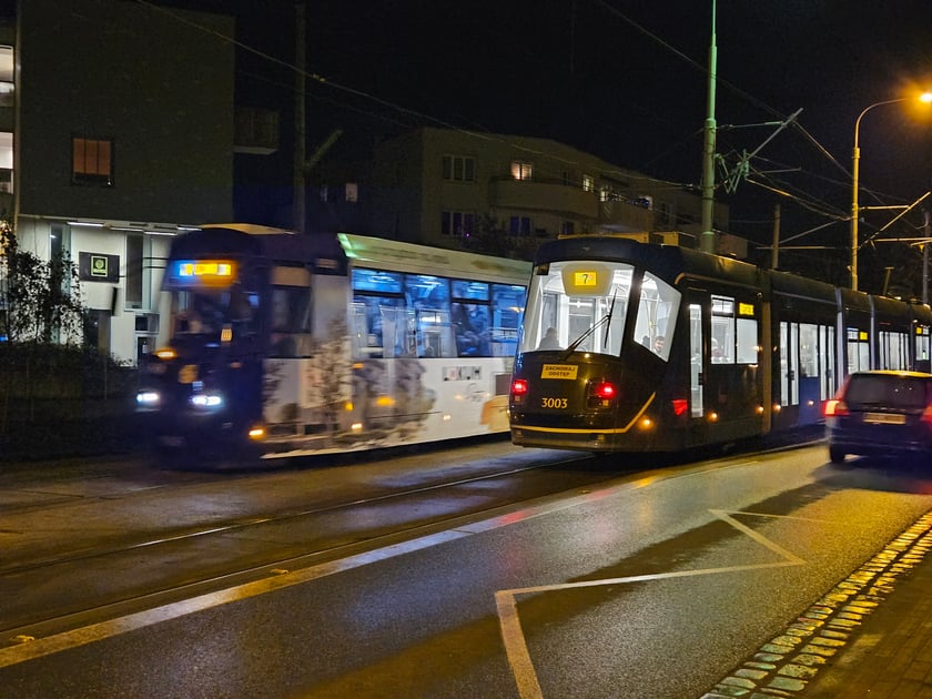 Mijanka tramwajowa na ul. Przyjaźni w rejonie przystanku "Sąsiedzka"