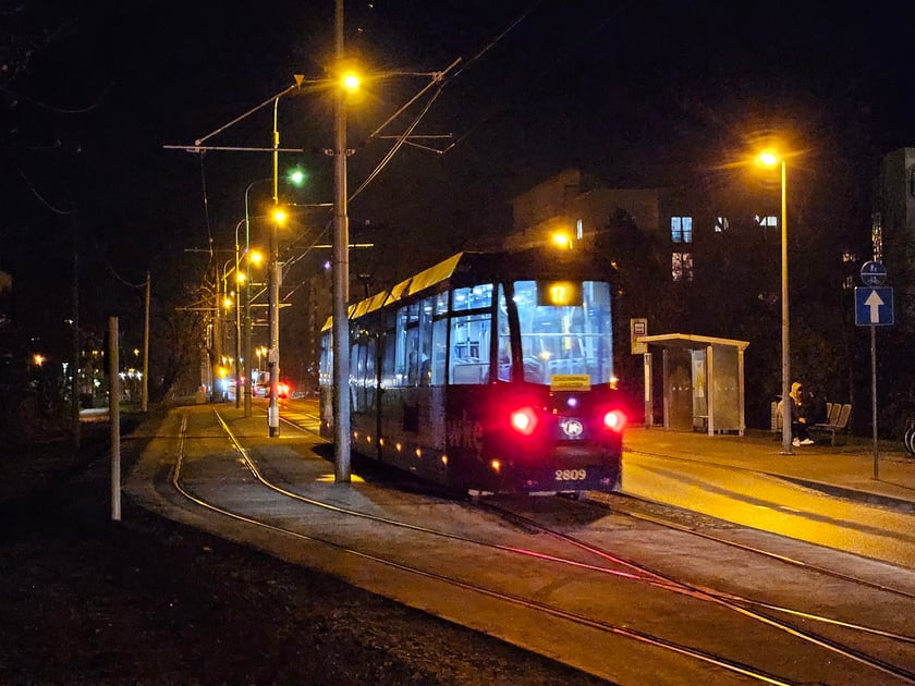Mijanka tramwajowa na ul. Przyjaźni w rejonie przystanku "Sąsiedzka"
