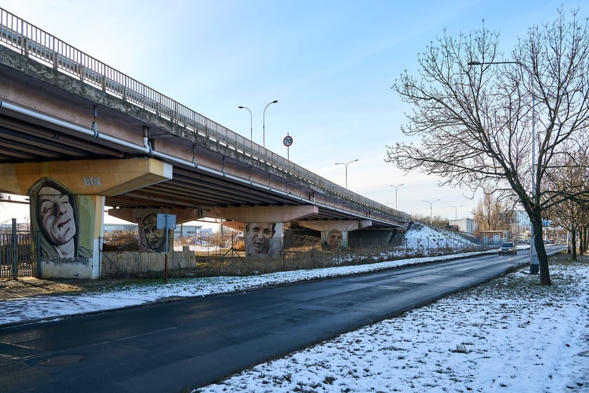 Estakady na Alei Sobieskiego - widok z ul. Dobroszyckiej