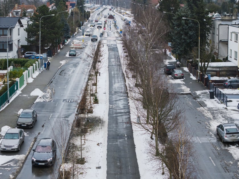 Ścieżka rowerowa na Alei Piastów na Oporowie