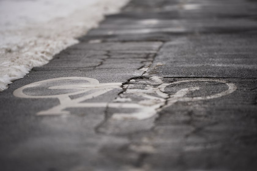 Ścieżka rowerowa na Alei Piastów na Oporowie