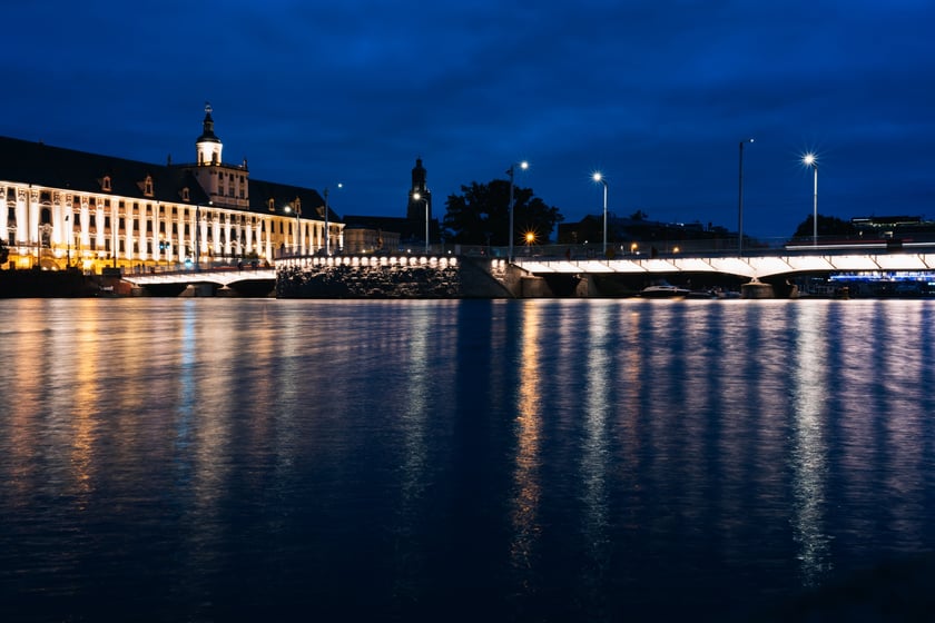 Iluminacja Mostów Uniwersyteckich
