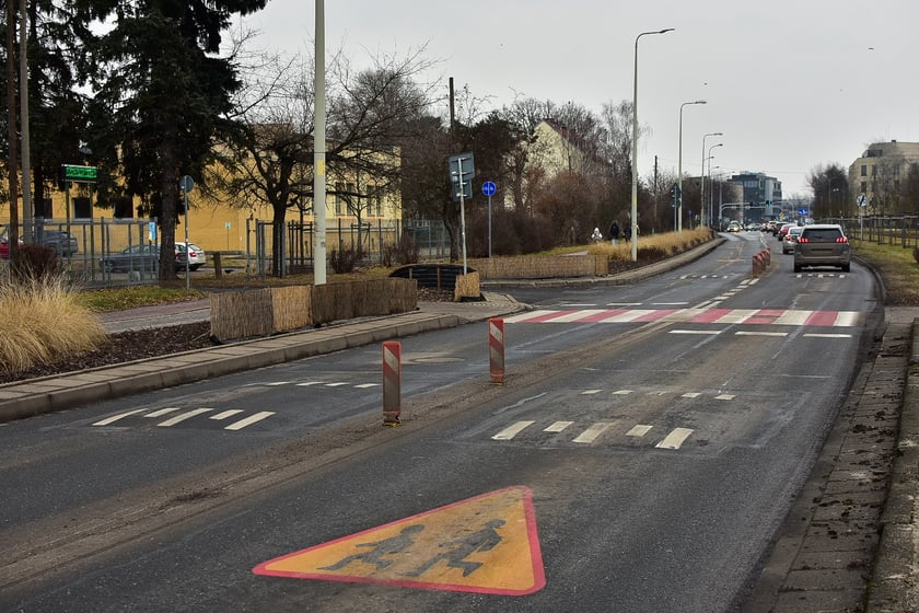 Na przejściu dla pieszych na ul. Toruńskiej w pobliżu XIV LO zostanie zamontowana sygnalizacja świetlna.