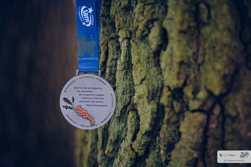 Medal pamiątkowy dla uczestników cyklu biegowego City Trail.