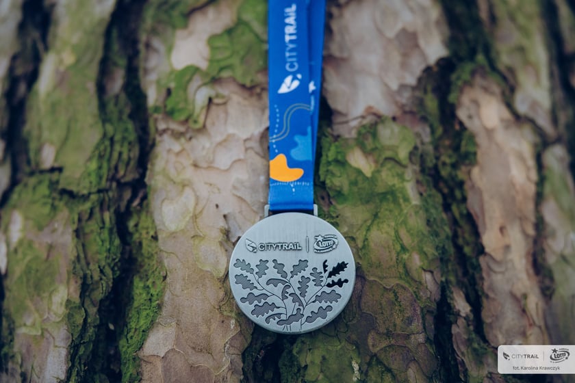 Medal pamiątkowy dla uczestników cyklu biegowego City Trail.
