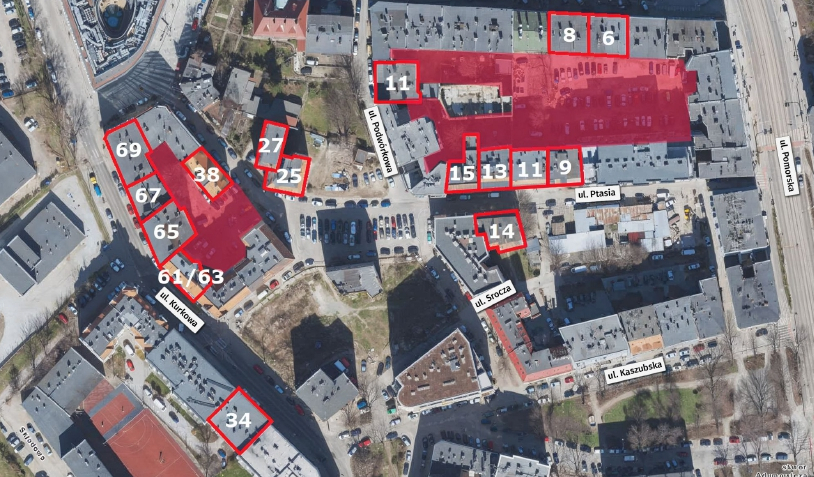Projekt Ptasia - widok z lotu ptaka na podwórka, które przejdą rewitalizację - zaznaczone na czerwono.