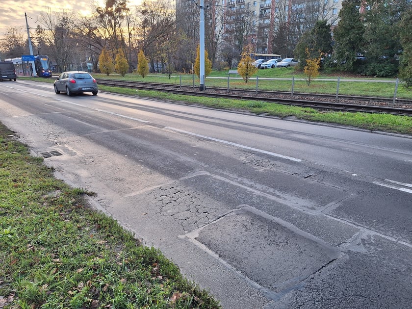 Odcinek ul. Grabiszyńskiej między Fiołkową a cmentarzem, który zostanie wyremontowany.