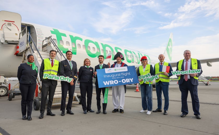 Powiększ obraz: Inauguracja połączenia lotniczego Paryż Orly - Wrocław obsługiwanego przez linię Transavia - 16 kwietnia 2026 r.