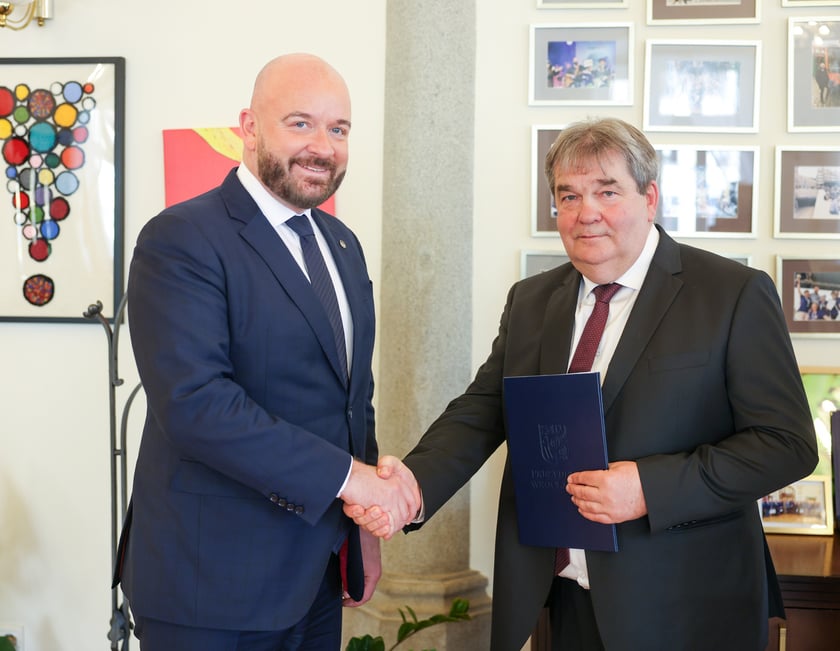 Powiększ obraz: Prezydent Wrocławia Jacek Sutryk, i Grzegorz Roman, wiceprezydent Wrocławia