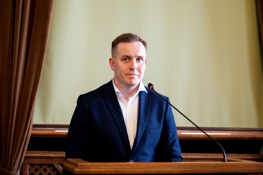 Powiększ obraz: Kacper Mędrygał nowy radny Rady Miejskiej Wrocławia