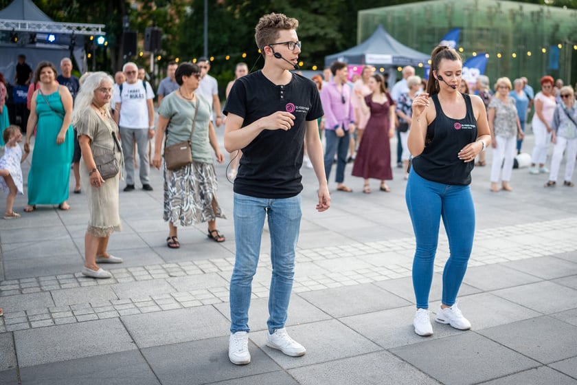 Pl. Wolności stał się wielkim tanecznym parkietem we Wrocławiu, 25.06.2022 r.