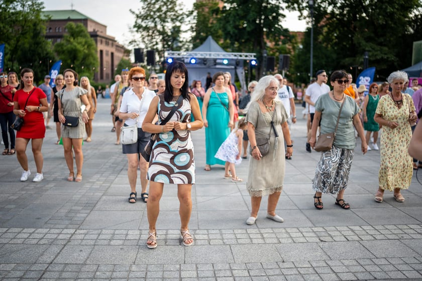 Pl. Wolności stał się wielkim tanecznym parkietem we Wrocławiu, 25.06.2022 r.