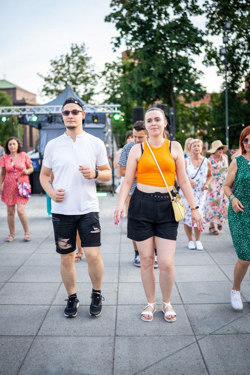 Pl. Wolności stał się wielkim tanecznym parkietem we Wrocławiu, 25.06.2022 r.