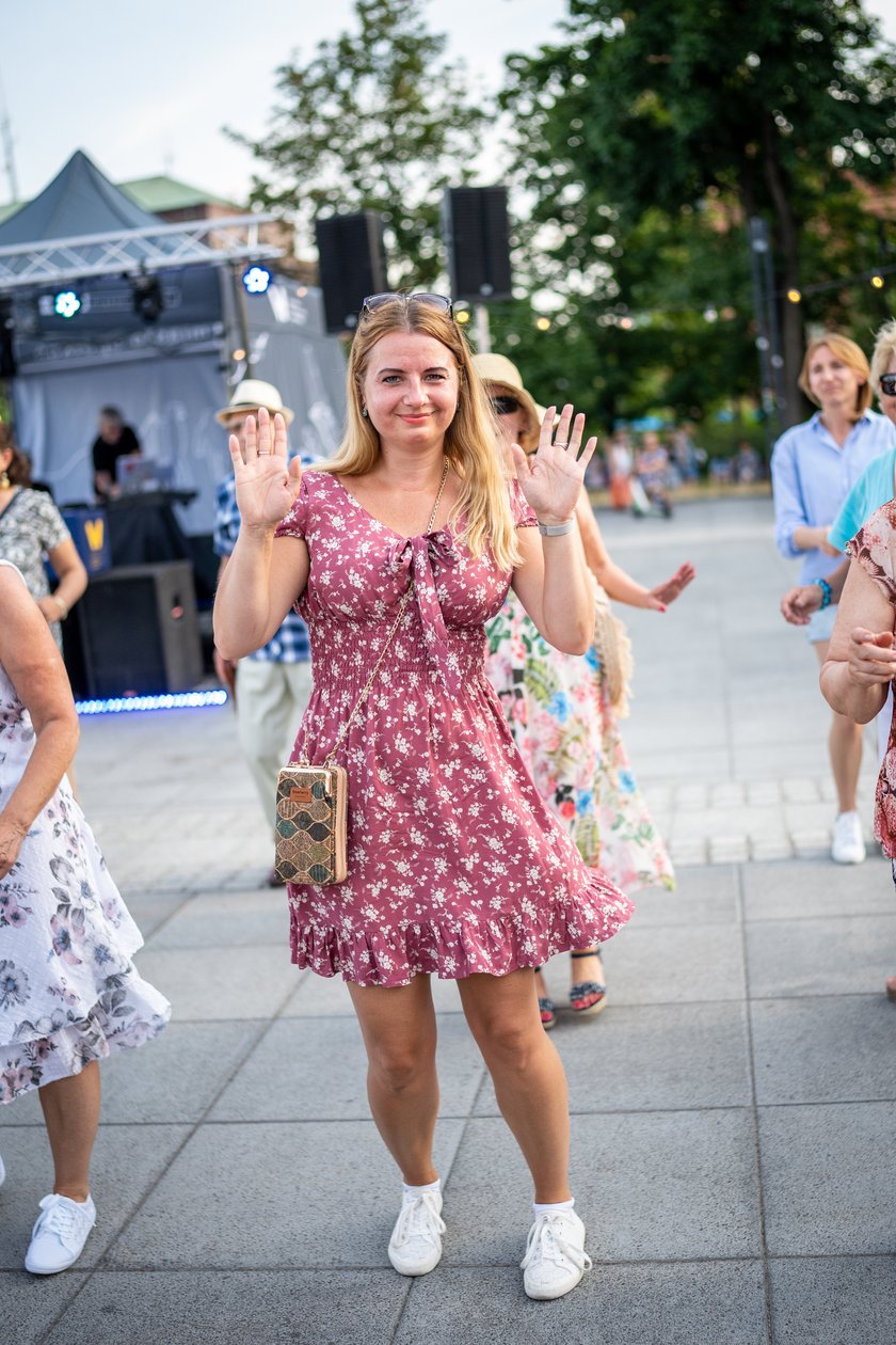 Pl. Wolności stał się wielkim tanecznym parkietem we Wrocławiu, 25.06.2022 r.
