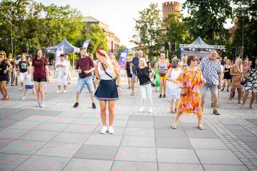 Pl. Wolności stał się wielkim tanecznym parkietem we Wrocławiu, 25.06.2022 r.