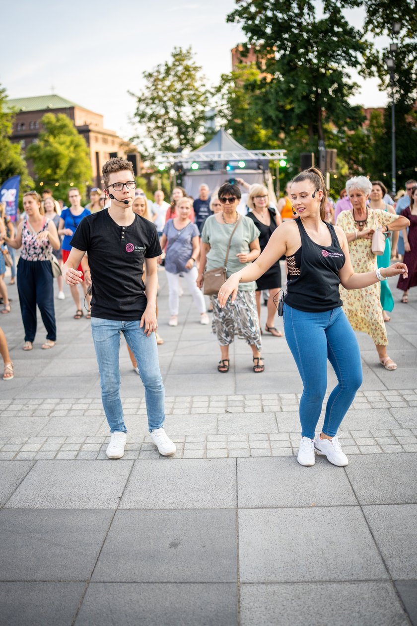 Pl. Wolności stał się wielkim tanecznym parkietem we Wrocławiu, 25.06.2022 r.