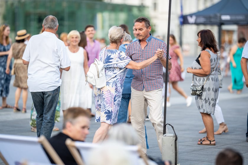Pl. Wolności stał się wielkim tanecznym parkietem we Wrocławiu, 25.06.2022 r.