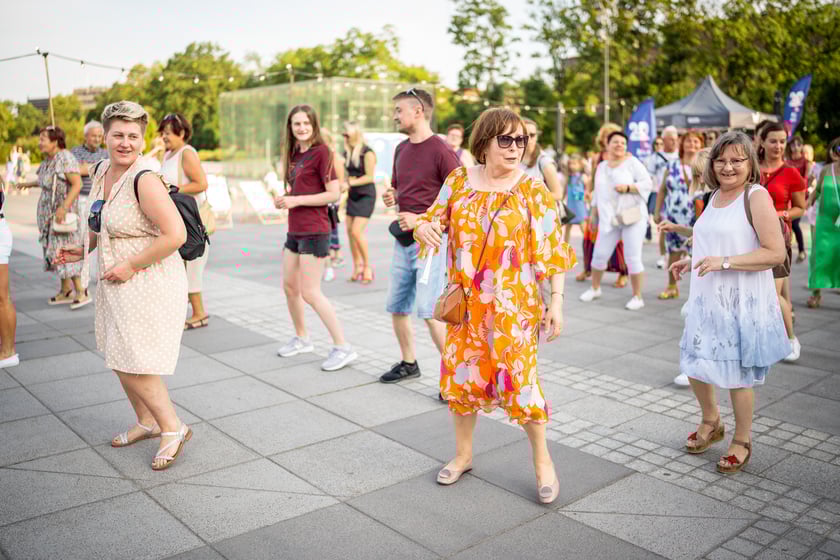 Pl. Wolności stał się wielkim tanecznym parkietem we Wrocławiu, 25.06.2022 r.