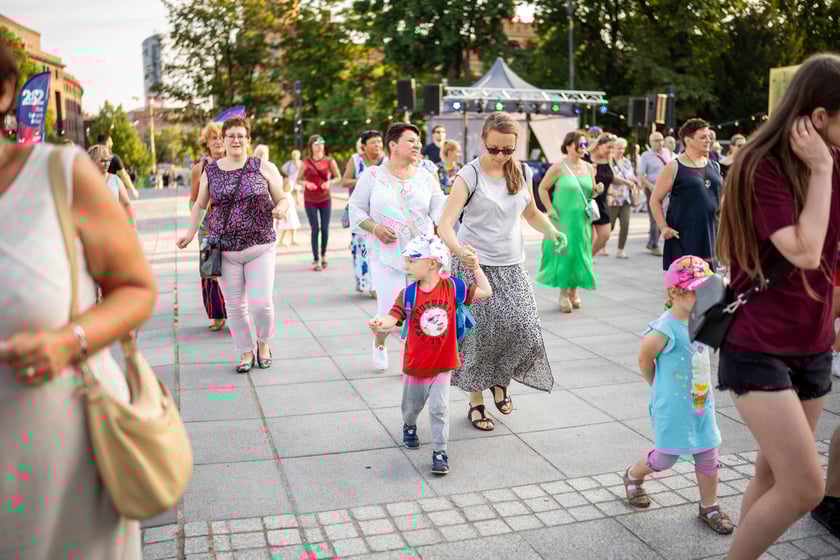 Pl. Wolności stał się wielkim tanecznym parkietem we Wrocławiu, 25.06.2022 r.