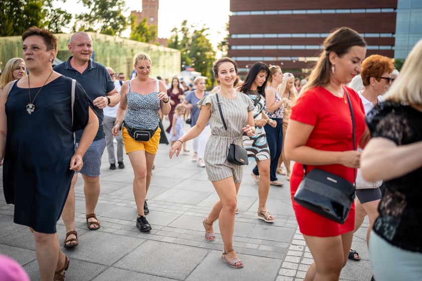 Pl. Wolności stał się wielkim tanecznym parkietem we Wrocławiu, 25.06.2022 r.