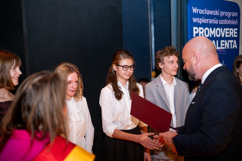 Stypendia dla uczniów w ramach „Wrocławskiego Programu Wspierania Uzdolnionych - PROMOVERE TALENTA”
