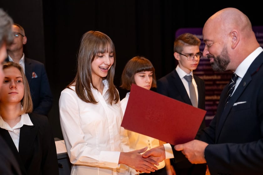 Stypendia dla uczniów w ramach „Wrocławskiego Programu Wspierania Uzdolnionych - PROMOVERE TALENTA”