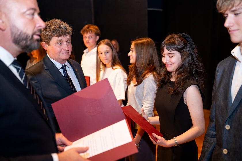 Stypendia dla uczniów w ramach „Wrocławskiego Programu Wspierania Uzdolnionych - PROMOVERE TALENTA”