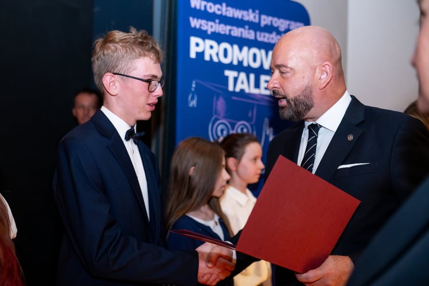 Stypendia dla uczniów w ramach „Wrocławskiego Programu Wspierania Uzdolnionych - PROMOVERE TALENTA”