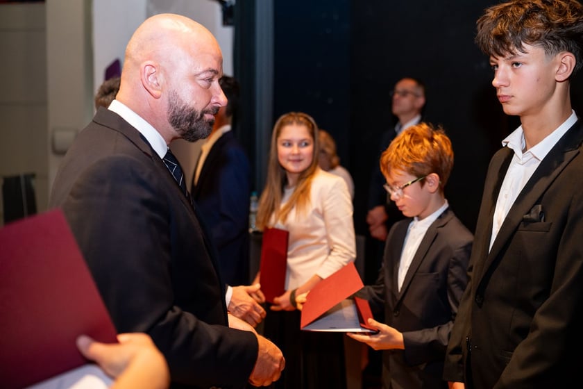 Stypendia dla uczniów w ramach „Wrocławskiego Programu Wspierania Uzdolnionych - PROMOVERE TALENTA”