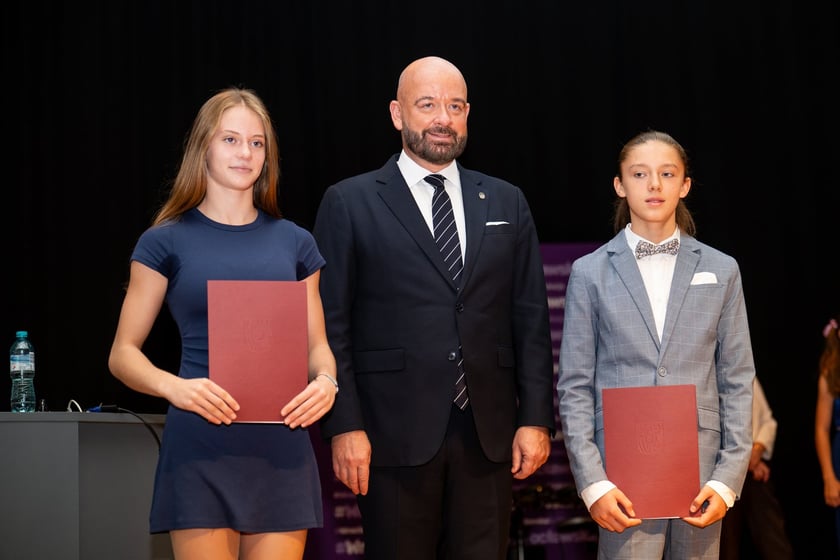 Stypendia dla uczniów w ramach „Wrocławskiego Programu Wspierania Uzdolnionych - PROMOVERE TALENTA”