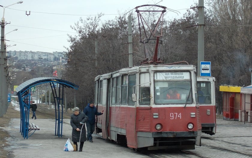 Tramwaje w Mariupolu. Sieć tramwajowa była dość rozległa. Obejmowała większą część miasta.
