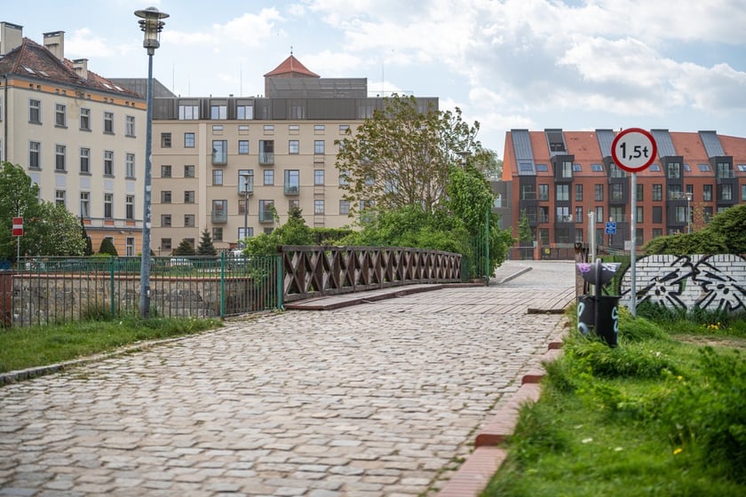 most św. Klary łączy wyspy Słodową i Bielarską