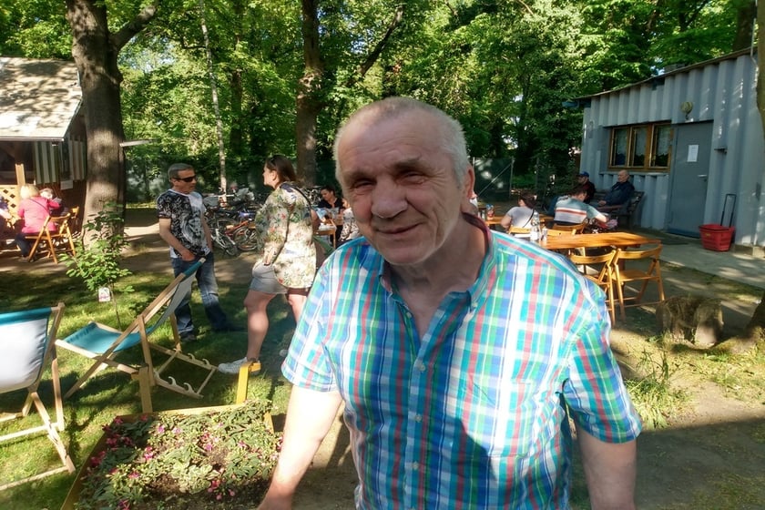 - Cieszę się, że w naszym schronisku organizowane są wspólne spotkania z mieszkańcami z okolic - mówi pan Waldemar, mieszkaniec schroniska