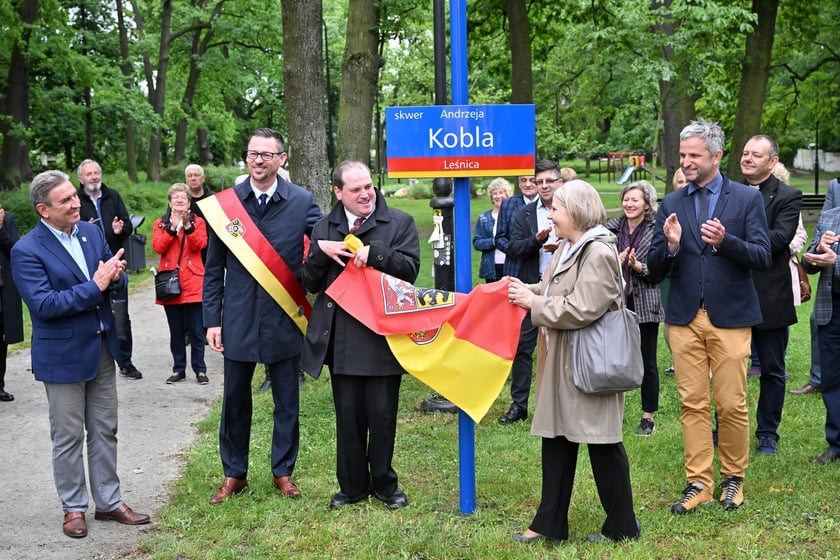 Uroczystość nadania imienia Andrzeja Kobla skwerowi w Leśnicy