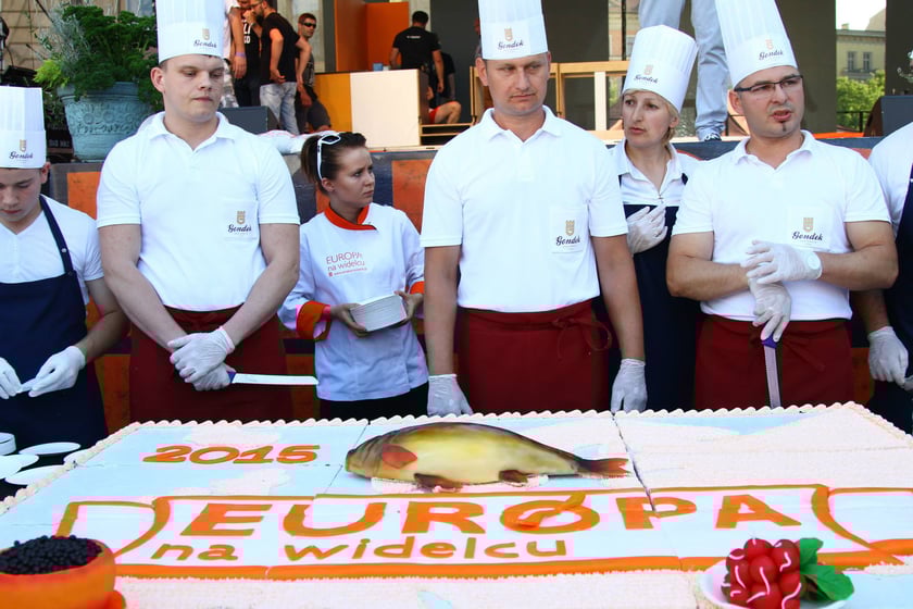 Tort z "karpiem" serwowany podczas Europy na widelcu 2015