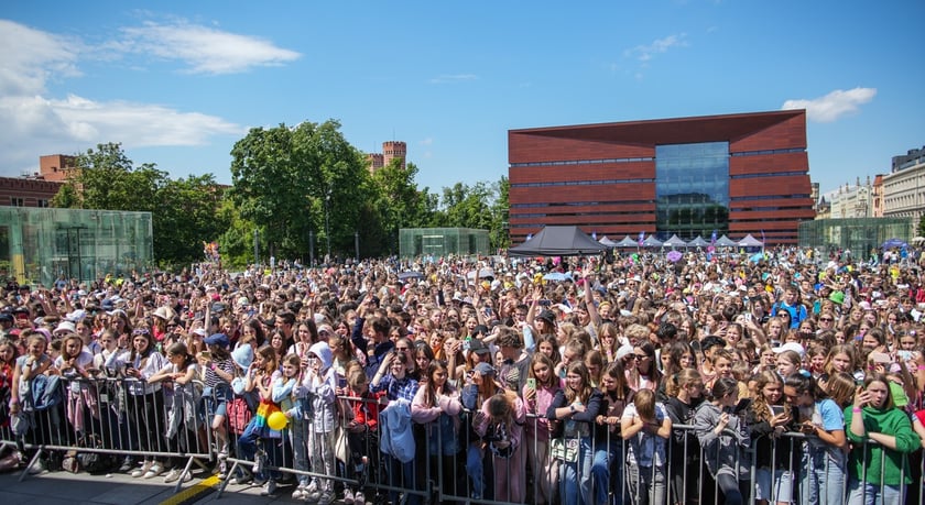 Sara James Wrocław, koncert na placu Wolności w Rok Dobrych Relacji