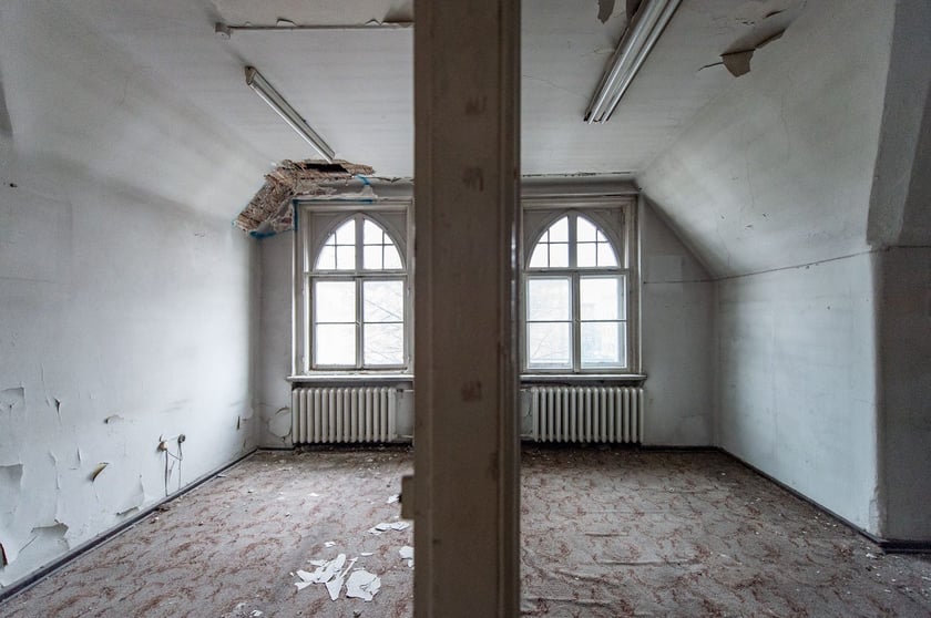 Zobacz dawny szpital na ul. Traugutta we Wrocławiu. Dziś świeci pustkami, ale już pod koniec czerwca ożyje dzięki 20. edycji Przeglądu Sztuki SURVIVAL