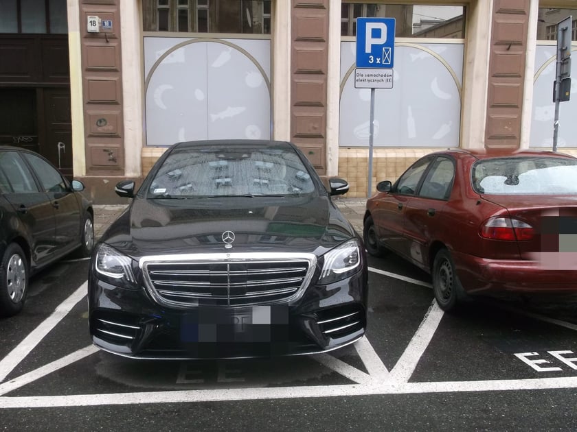 Tak parkują "mistrzowie" z Wrocławia