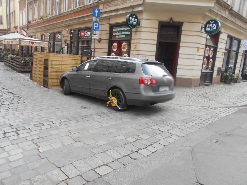 Tak parkują "mistrzowie" z Wrocławia