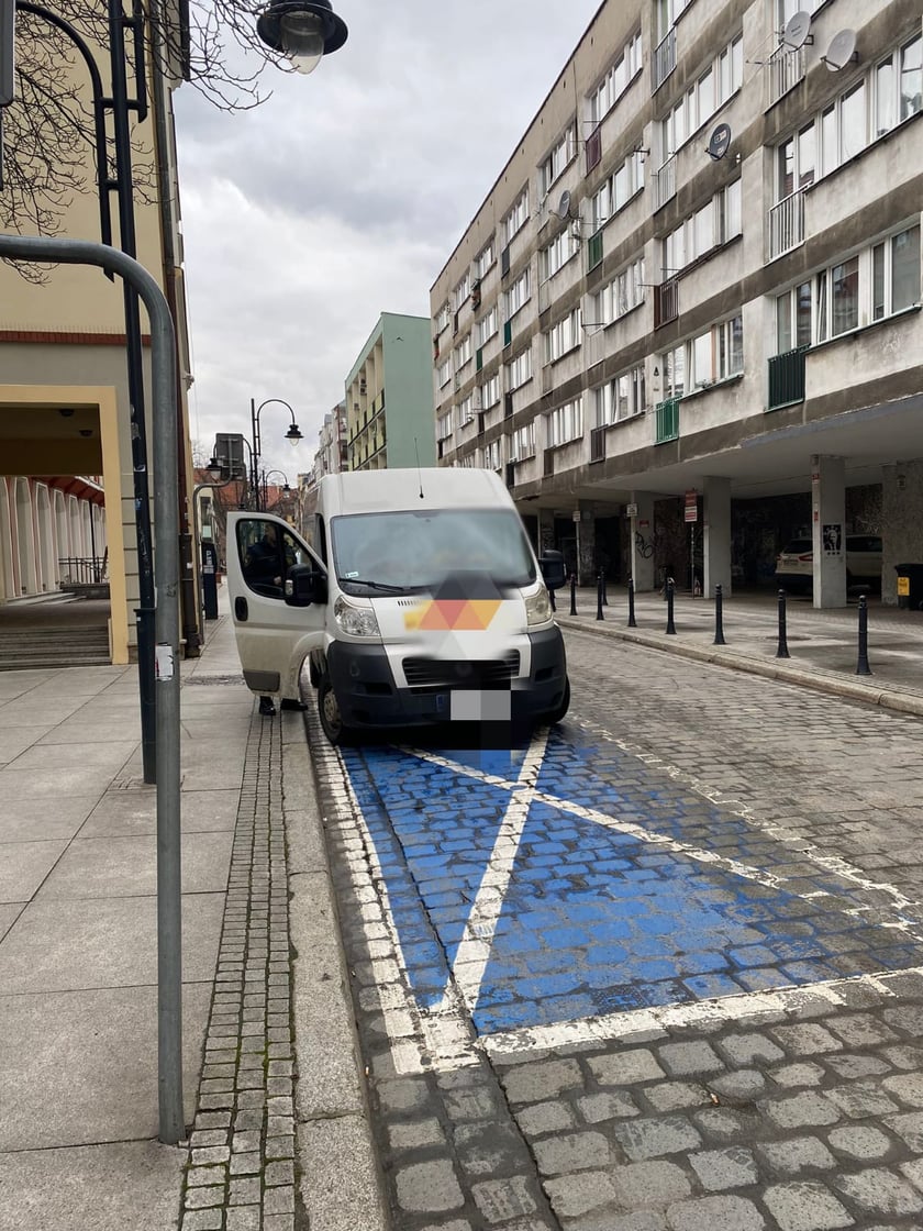 Tak parkują "mistrzowie" z Wrocławia