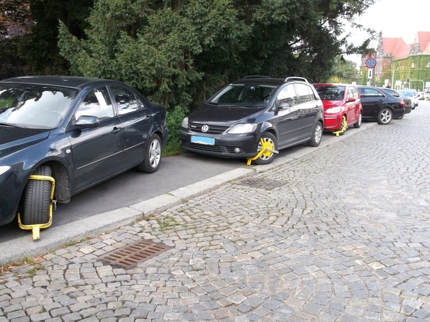 Tak parkują "mistrzowie" z Wrocławia