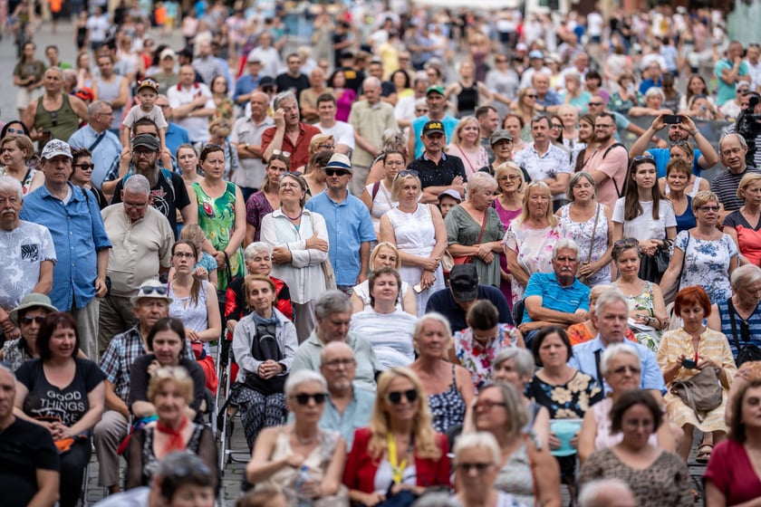 Koncert ?Hej szable w dłoń!? poświęcony Andrzejowi Waligórskiemu na Rynku we Wrocławiu, 26.06.2022 r.