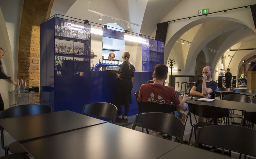 Piwnica Świdnicka we Wrocławiu otwarta po pięciu latach. Beer wall
