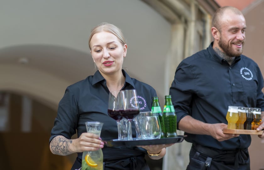 Piwnica Świdnicka we Wrocławiu otwarta po pięciu latach. Nowy wystrój