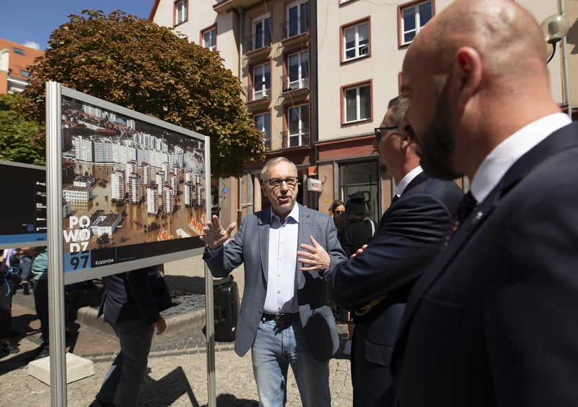 wystawa ?Wrocław. Powódź tysiąclecia? na wrocławskim Rynku do 16 sierpnia