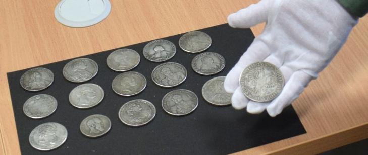 Carskie monety i pamiątkowy medal (2020) 16 srebrnych monet z czasów carskich zostały zatrzymane na przejściu granicznym Budomierz-Hruszew. Były to monety o różnych nominałach, m.in. z wizerunkiem Katarzyny II, Piotra I, a także pamiątkowy medal