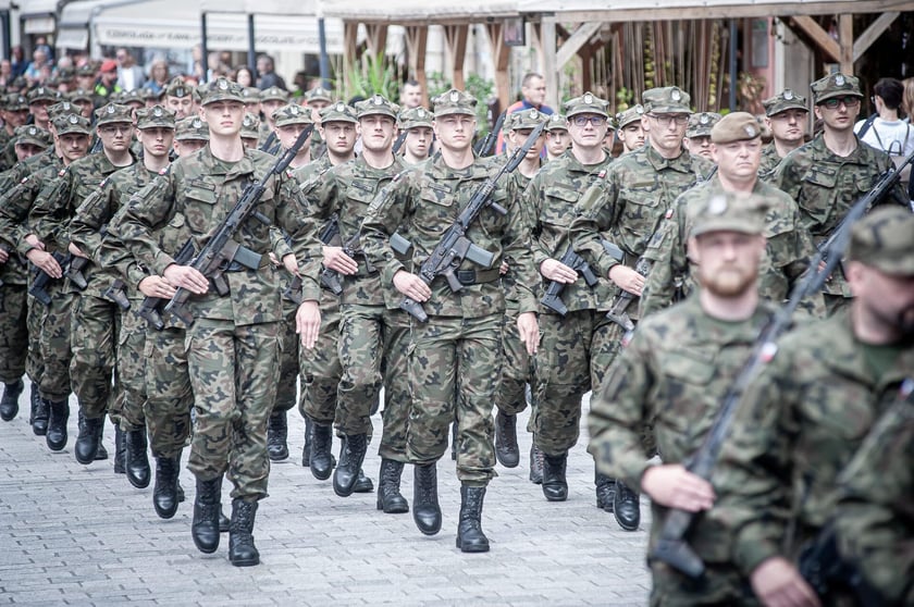 Uroczysta przysięga żołnierzy 16. Dolnośląskiej Brygady Obrony Terytorialnej
