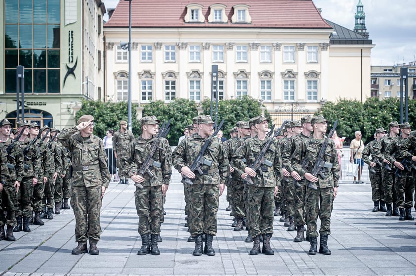 Uroczysta przysięga żołnierzy 16. Dolnośląskiej Brygady Obrony Terytorialnej