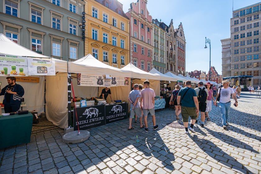 Wrocławska Feta przyciąga na Rynek miłośników serów, win i piwa. Do degustacji przysmaki z Wrocławia, Dolnego Śląska i krajów europejskich