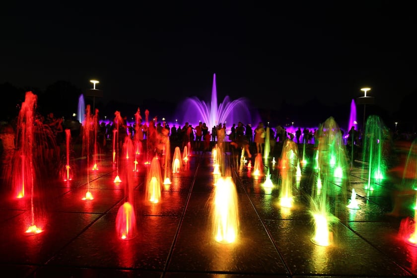 Wyjątkowy pokaz fontanny multimedialnej o powodzi tysiąclecia - Pergola przy Hali Stulecia. 23 lipca 2022 r.